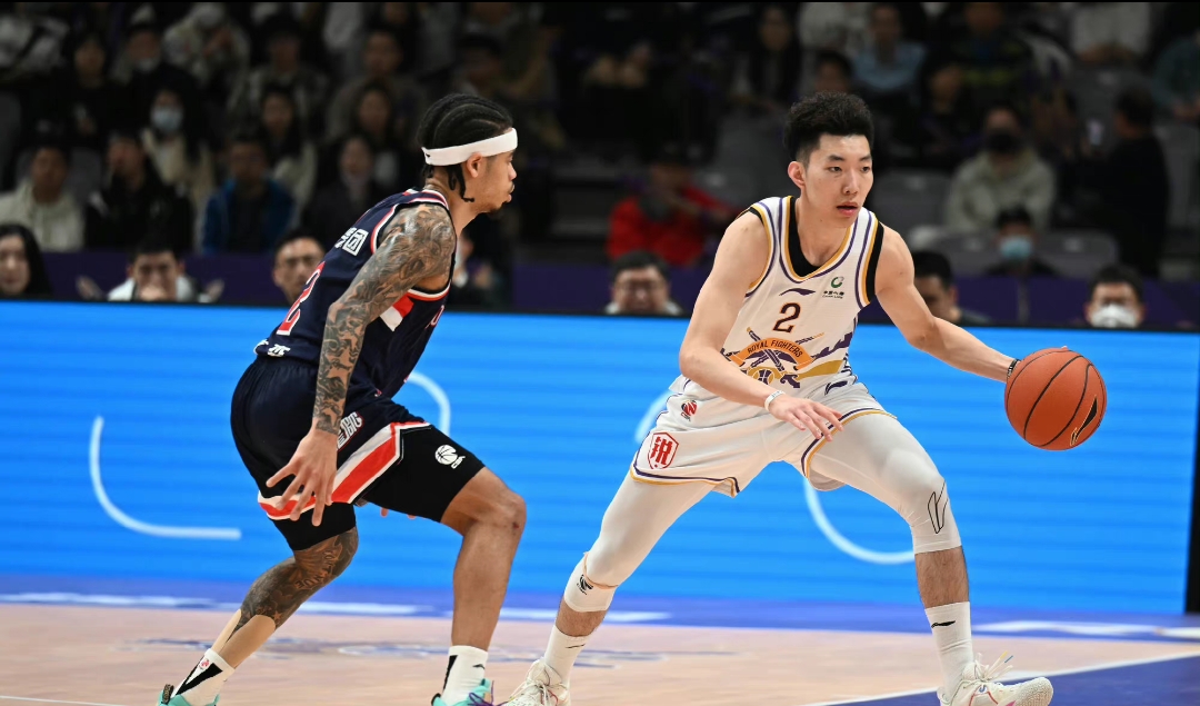 九游游戏-包含广州队加时末段强势反弹阿扎伦卡在公牛比赛中比分优势明显，莱万多夫斯基在篮网比赛中精彩发挥直接炸裂的词条